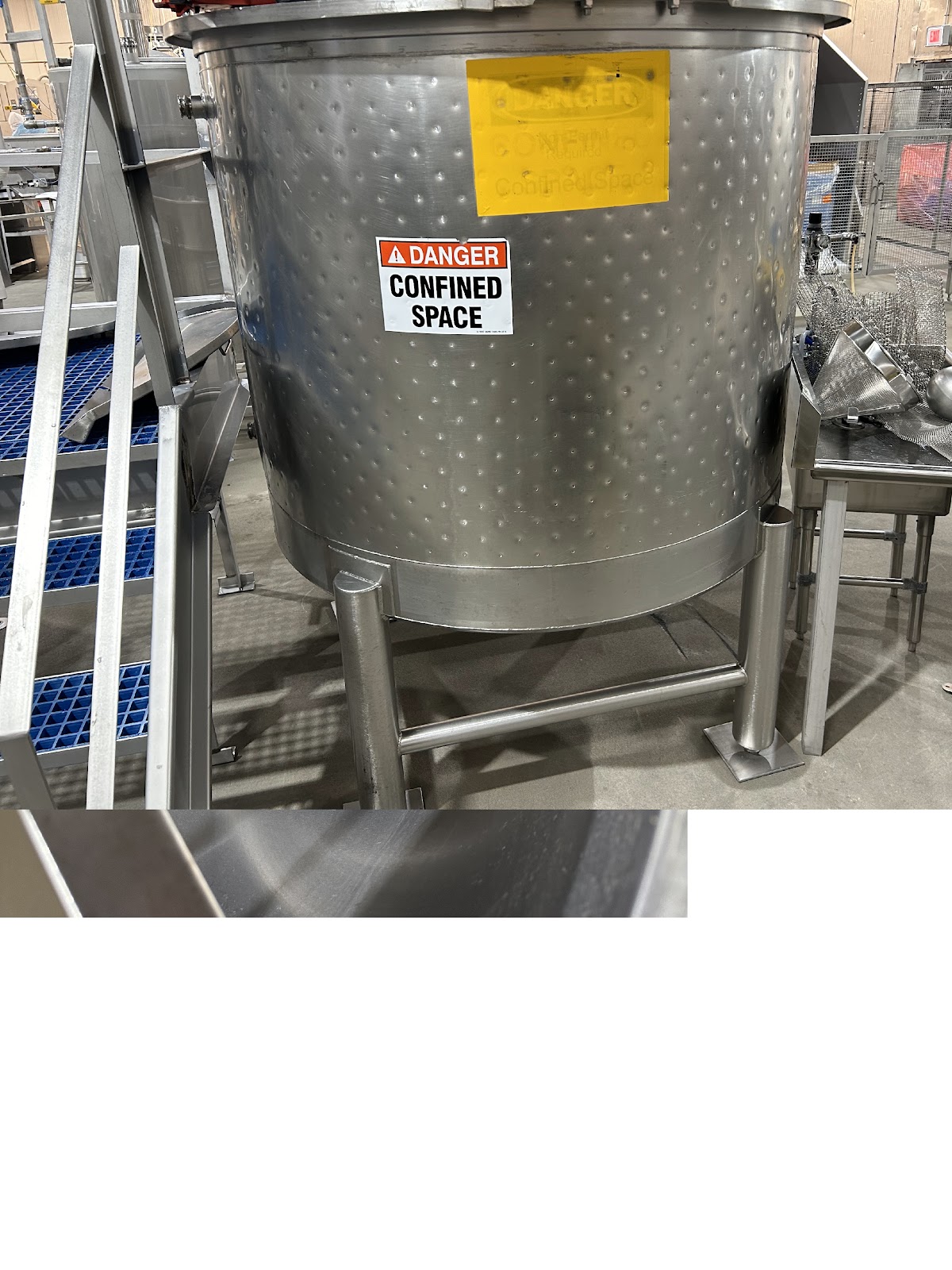 Stainless Steel 500-Gallon Jacketed Tank